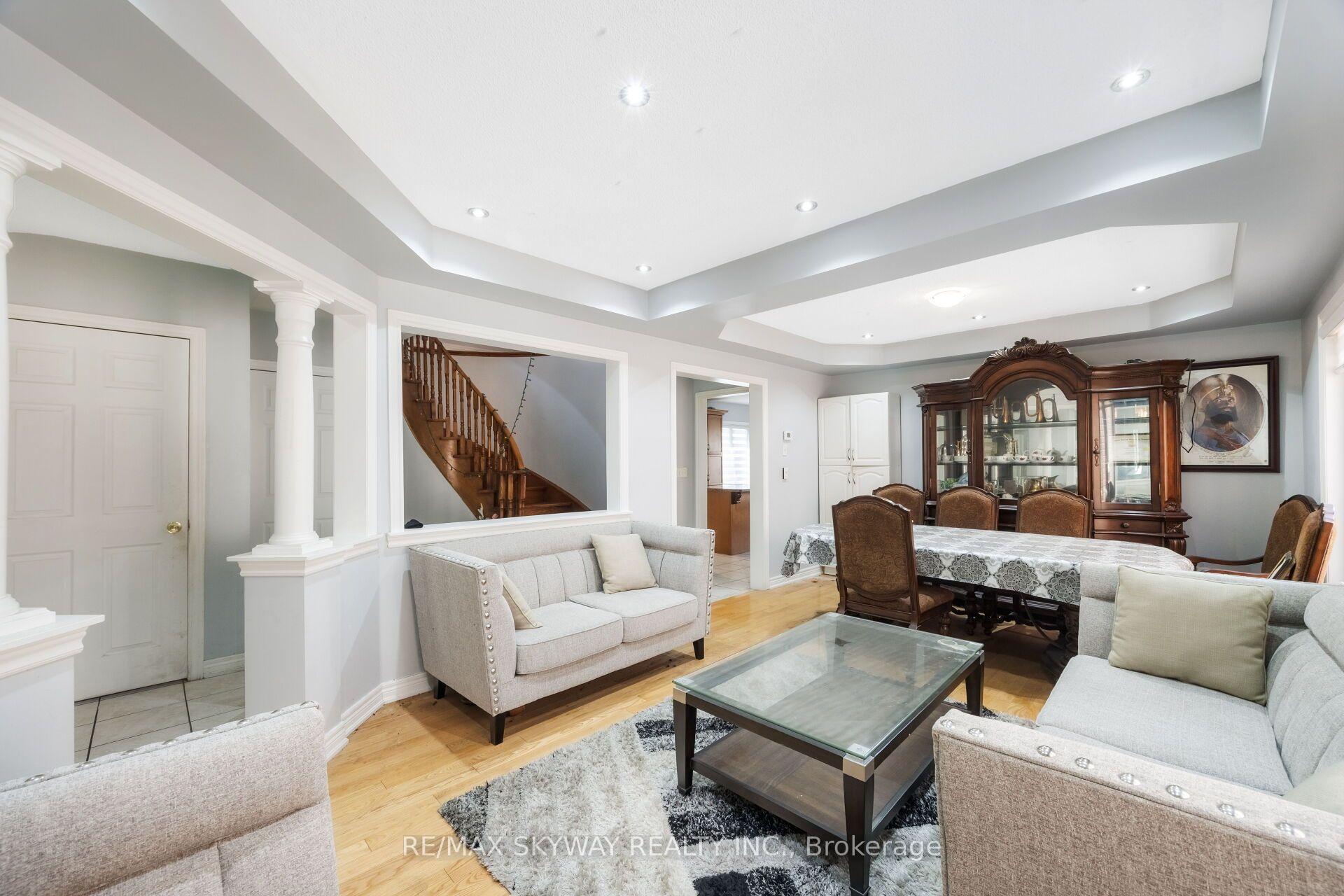 Photo 10 of 46 Don Minaker Drive, Brampton, Bram East — HOMEH