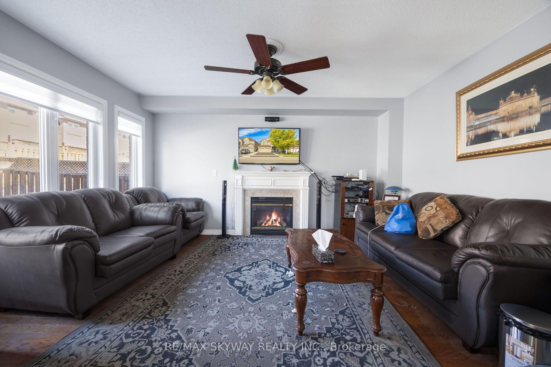 Photo 12 of 46 Don Minaker Drive, Brampton, Bram East — HOMEH