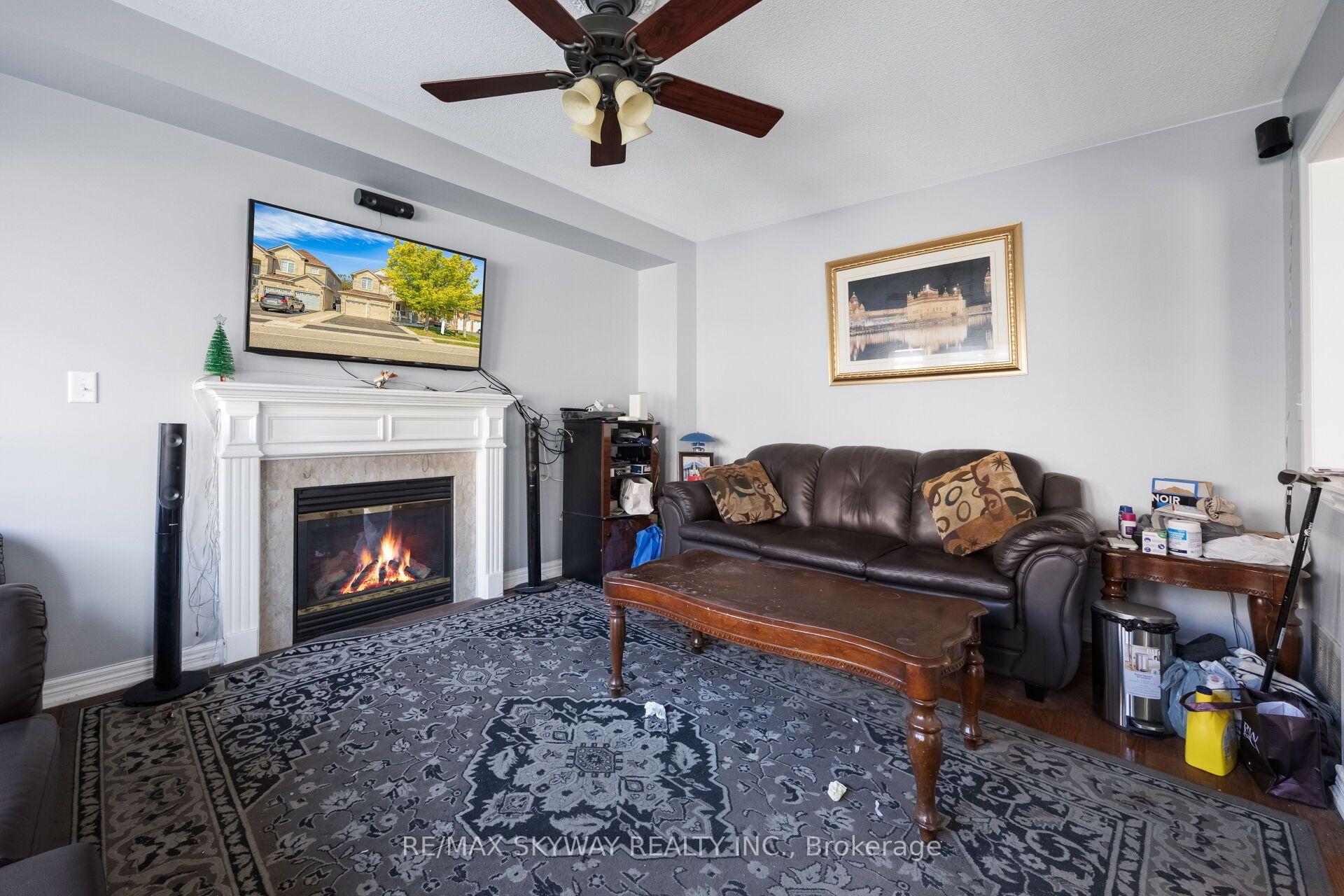 Photo 14 of 46 Don Minaker Drive, Brampton, Bram East — HOMEH