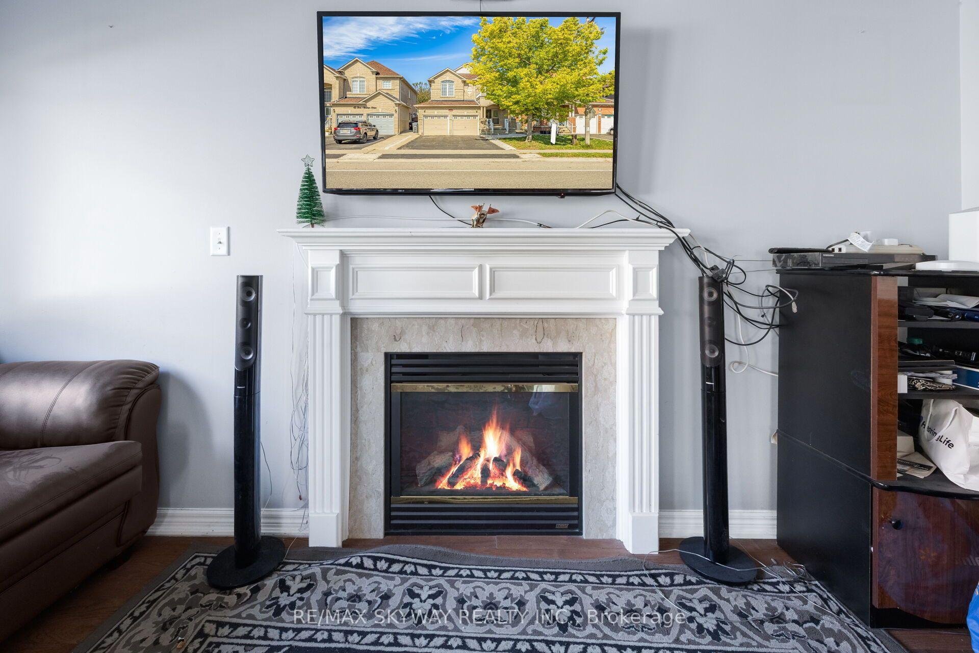 Photo 15 of 46 Don Minaker Drive, Brampton, Bram East — HOMEH