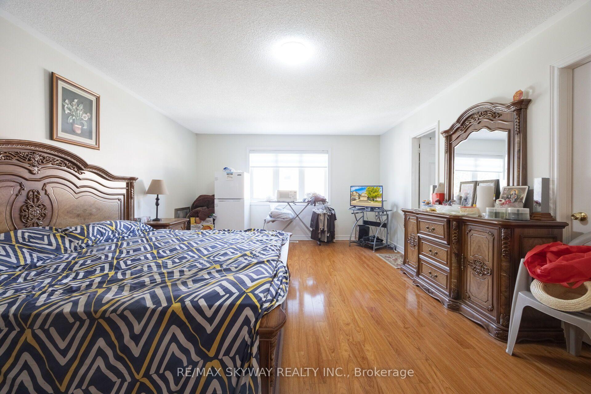 Photo 23 of 46 Don Minaker Drive, Brampton, Bram East — HOMEH