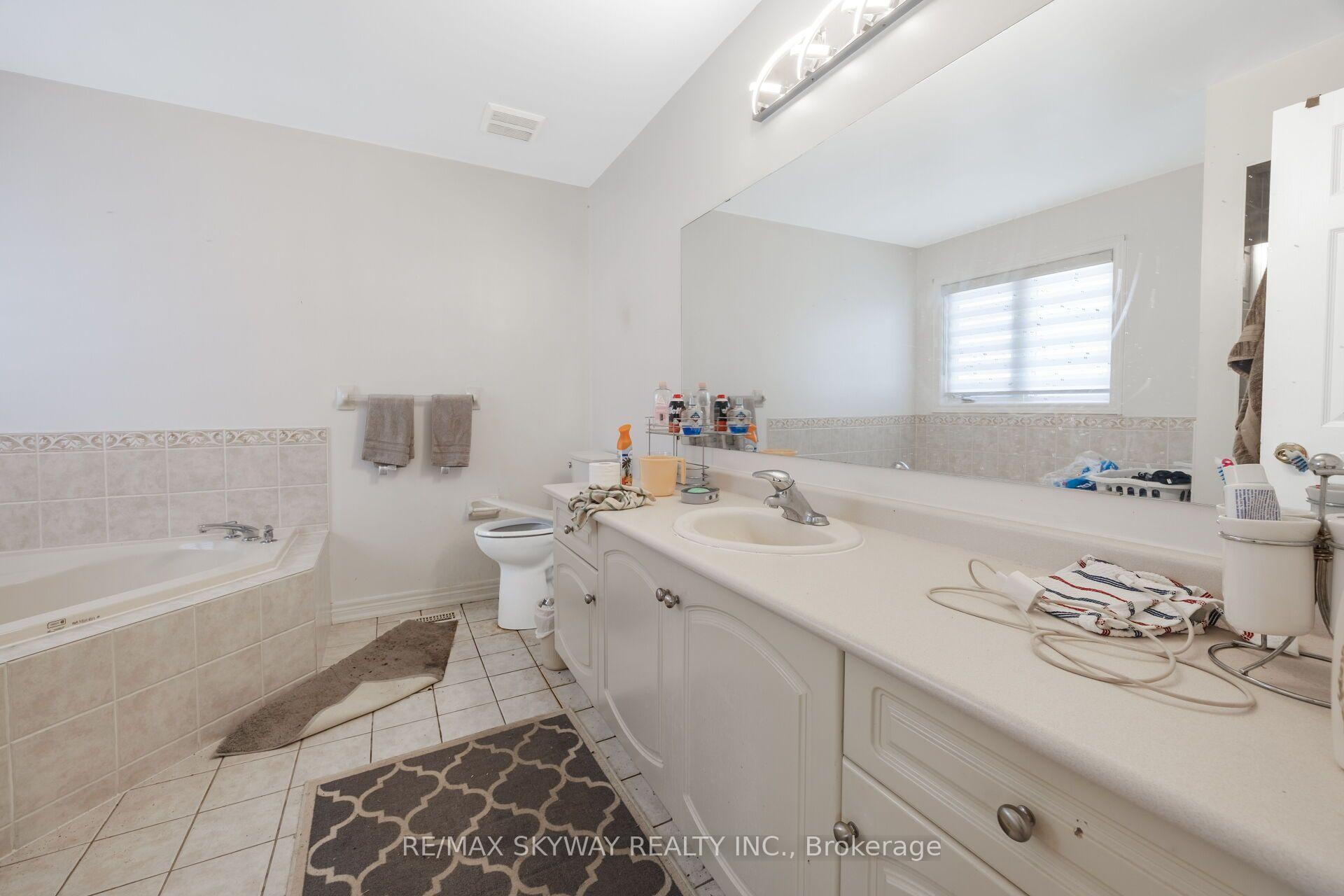 Photo 26 of 46 Don Minaker Drive, Brampton, Bram East — HOMEH