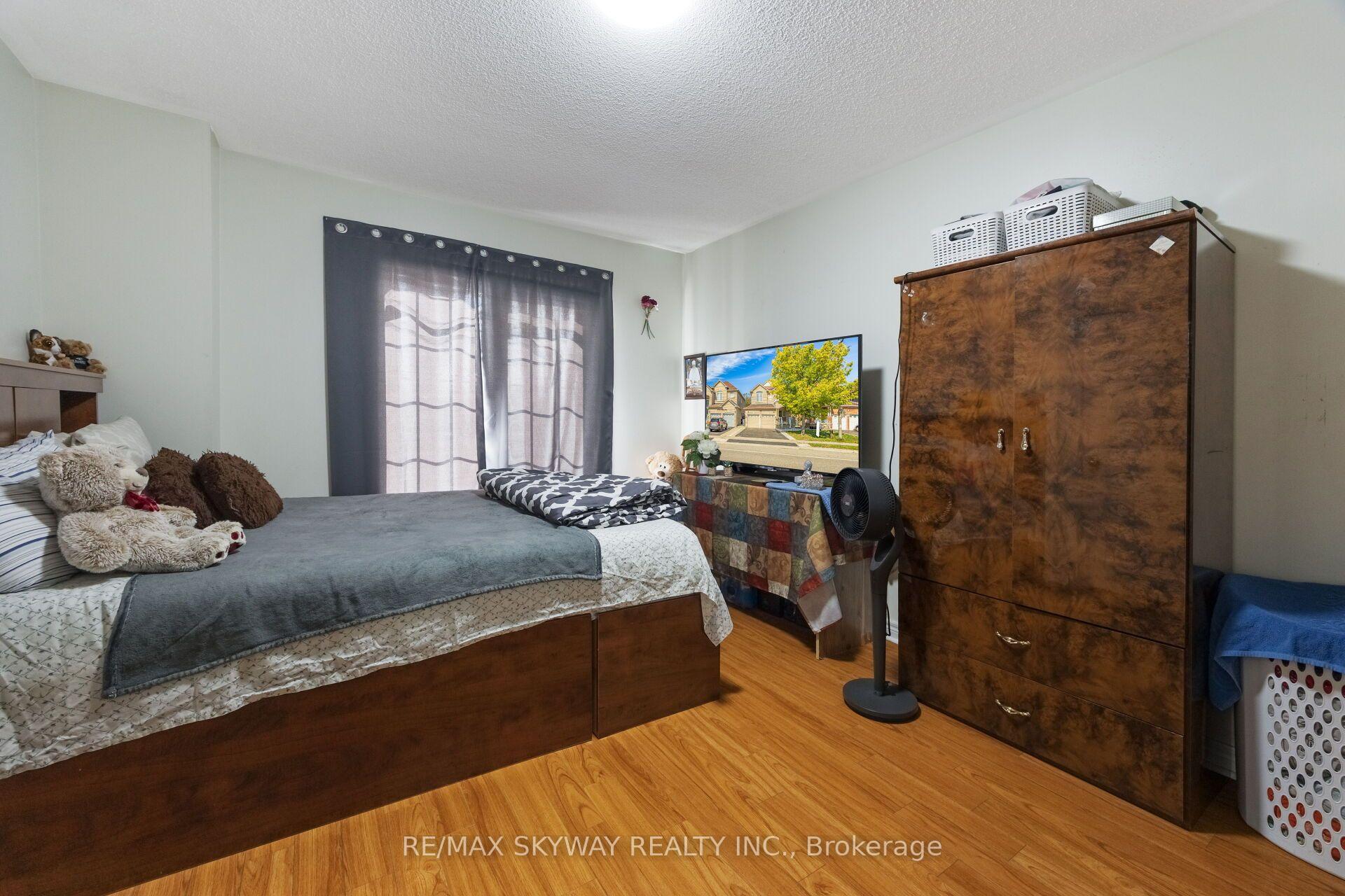 Photo 32 of 46 Don Minaker Drive, Brampton, Bram East — HOMEH