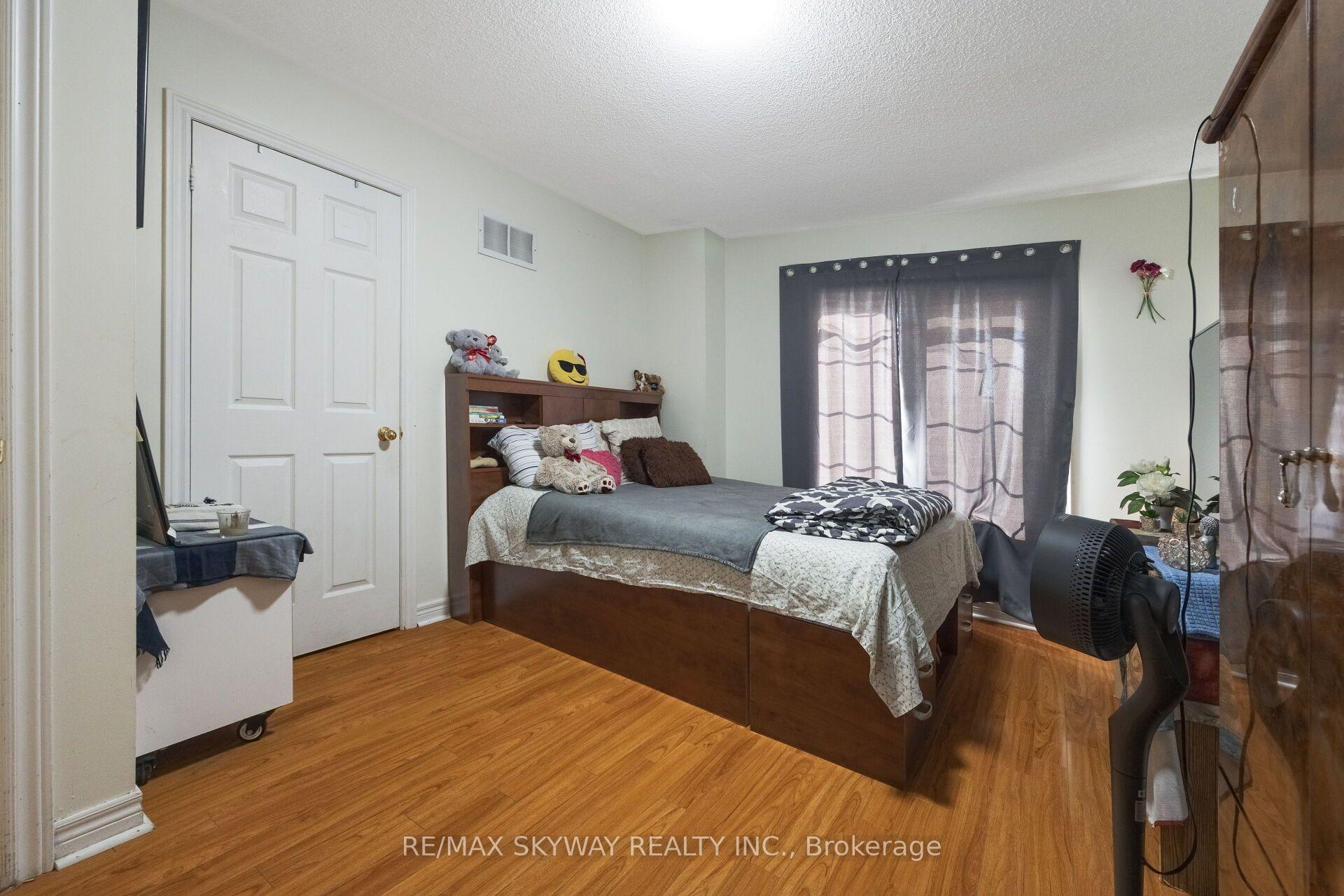 Photo 33 of 46 Don Minaker Drive, Brampton, Bram East — HOMEH