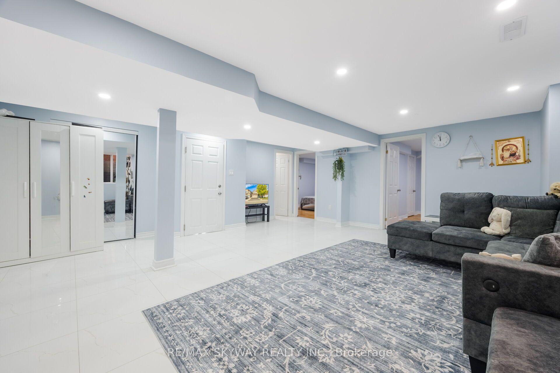 Photo 36 of 46 Don Minaker Drive, Brampton, Bram East — HOMEH