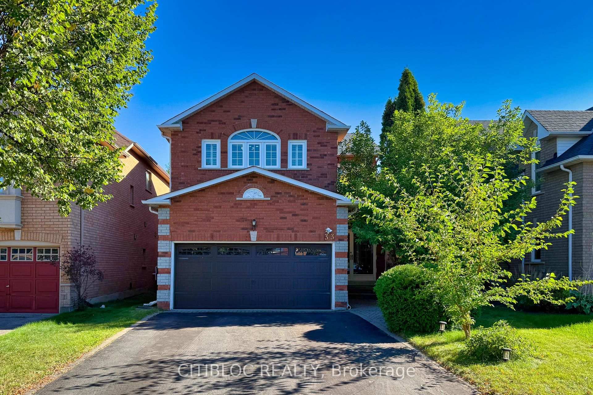 Photo of 33 Desert View Crescent