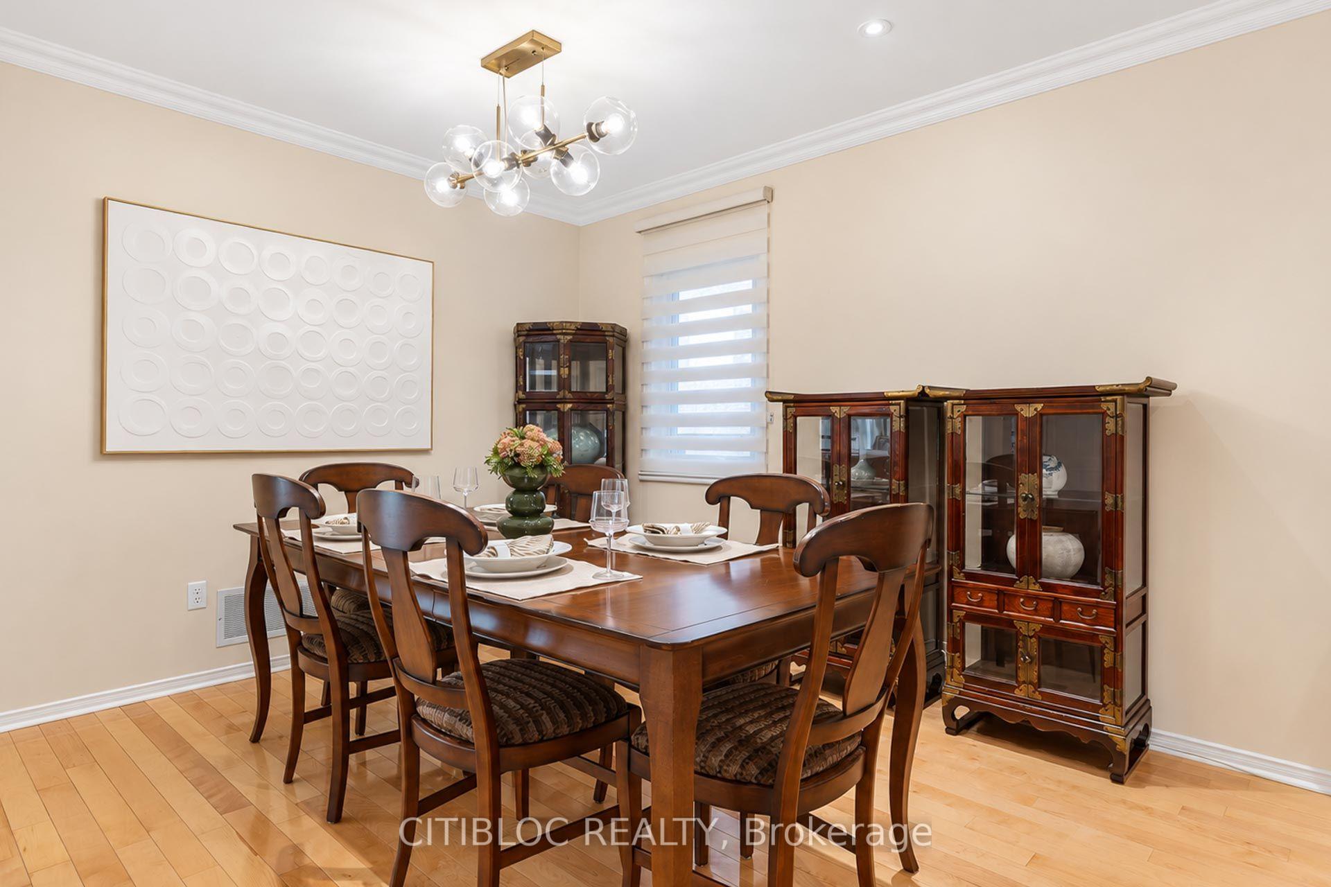 Photo 4 of 33 Desert View Crescent, Richmond Hill, Westbrook — HOMEH
