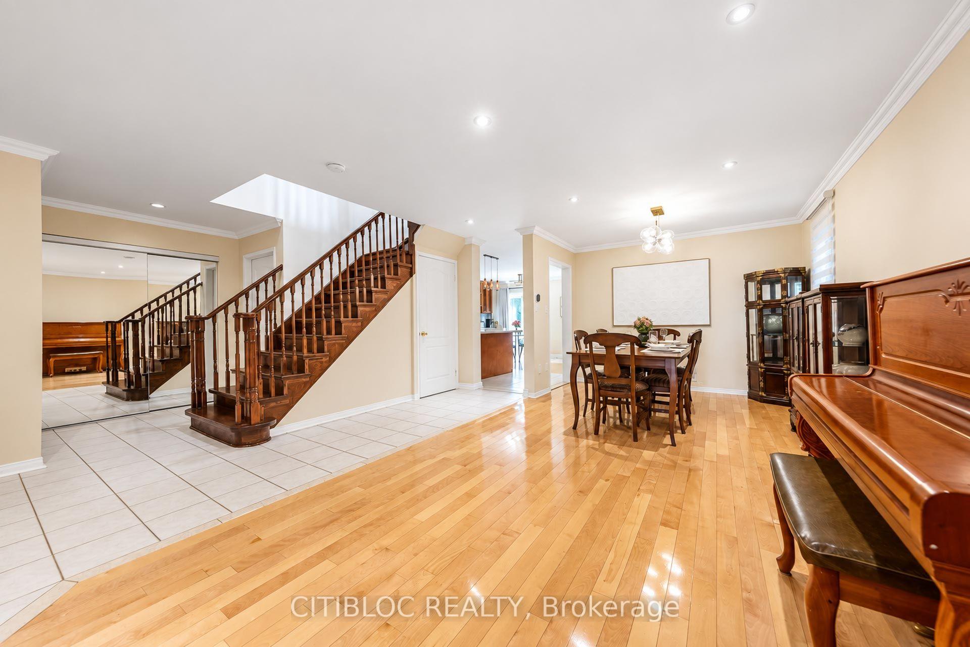 Photo 7 of 33 Desert View Crescent, Richmond Hill, Westbrook — HOMEH