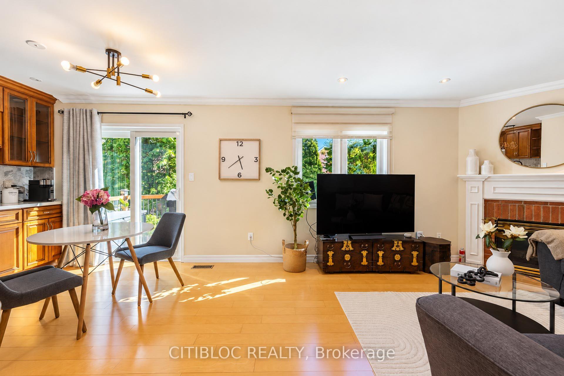 Photo 9 of 33 Desert View Crescent, Richmond Hill, Westbrook — HOMEH