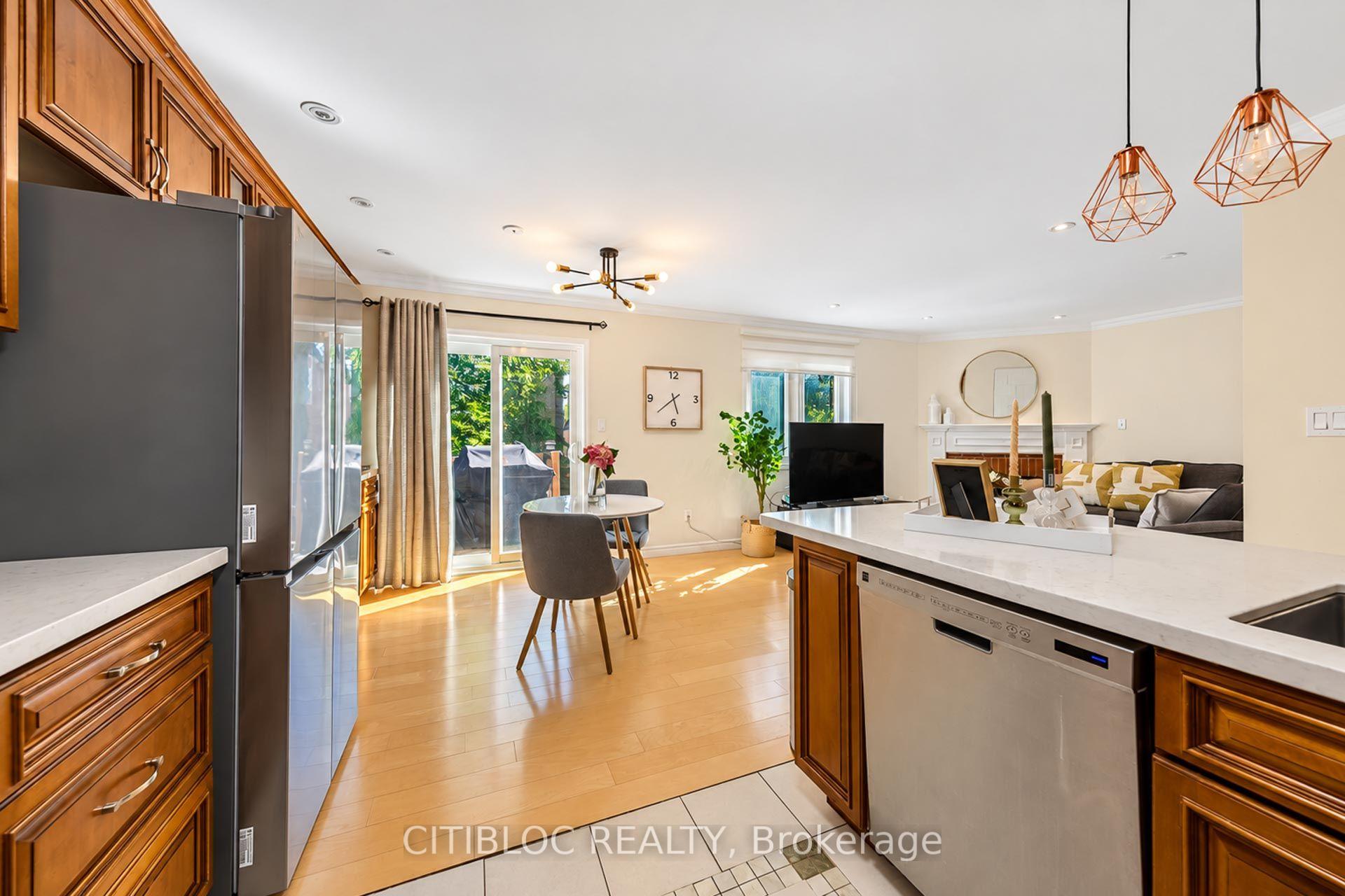 Photo 16 of 33 Desert View Crescent, Richmond Hill, Westbrook — HOMEH