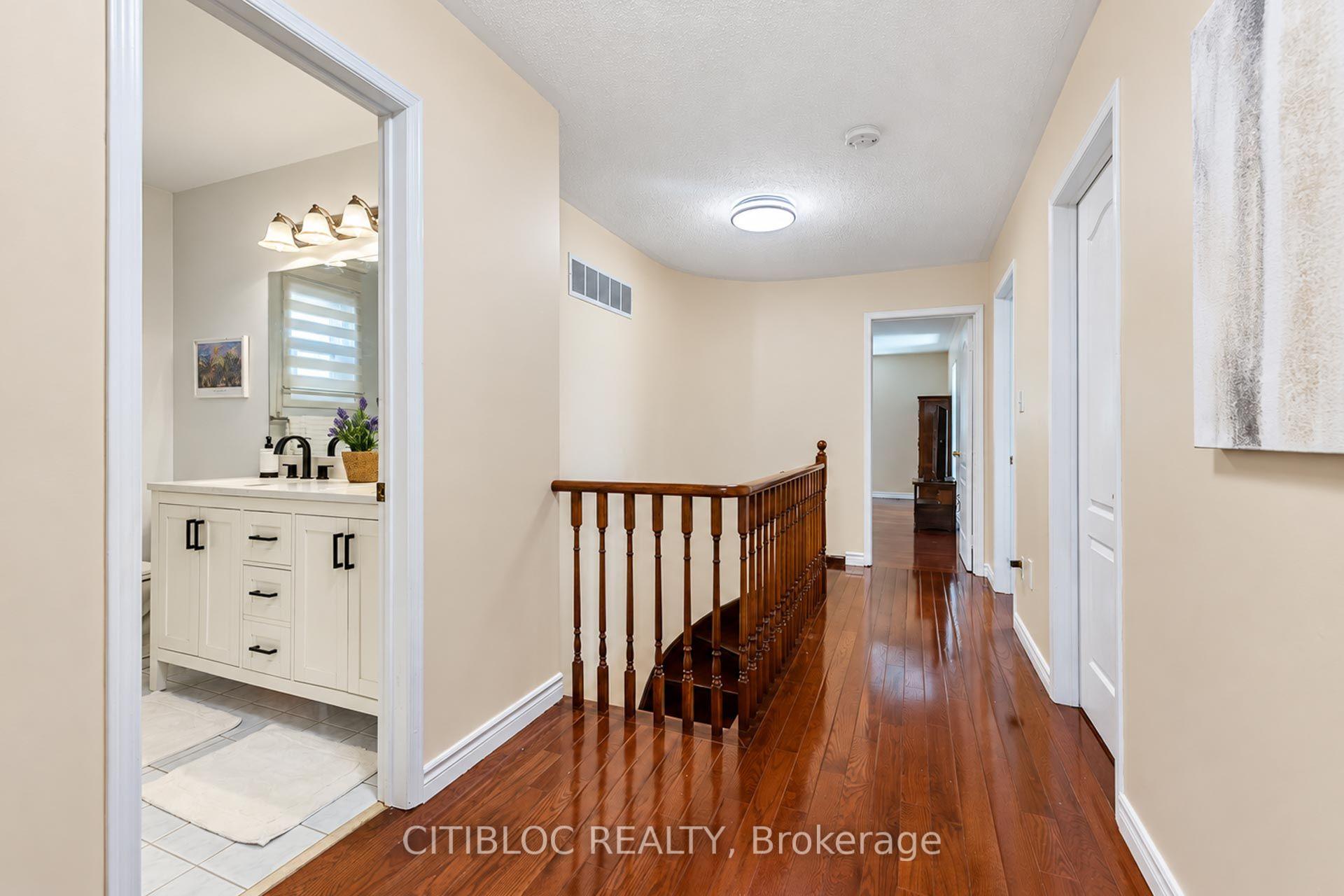 Photo 19 of 33 Desert View Crescent, Richmond Hill, Westbrook — HOMEH