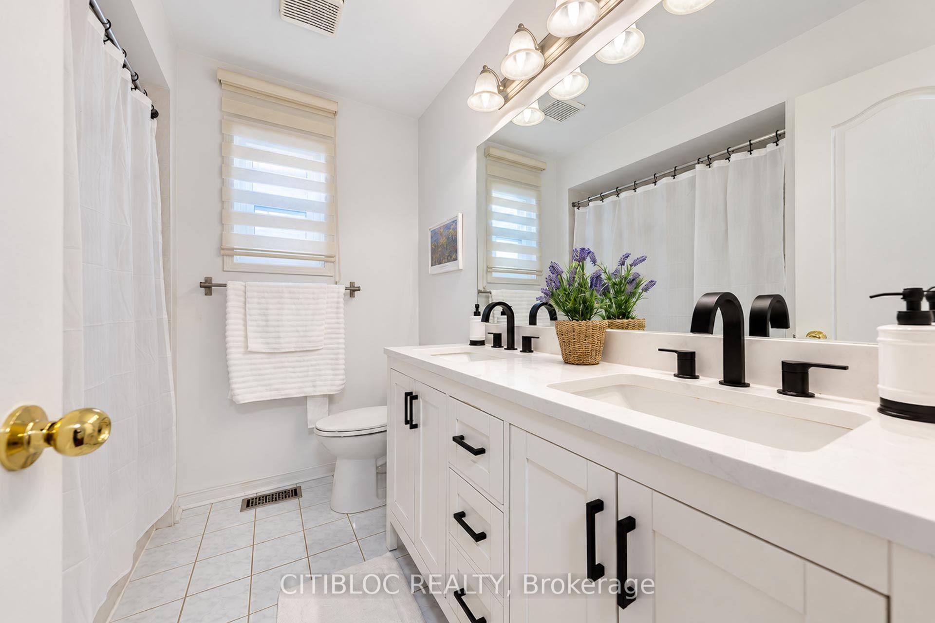Photo 27 of 33 Desert View Crescent, Richmond Hill, Westbrook — HOMEH