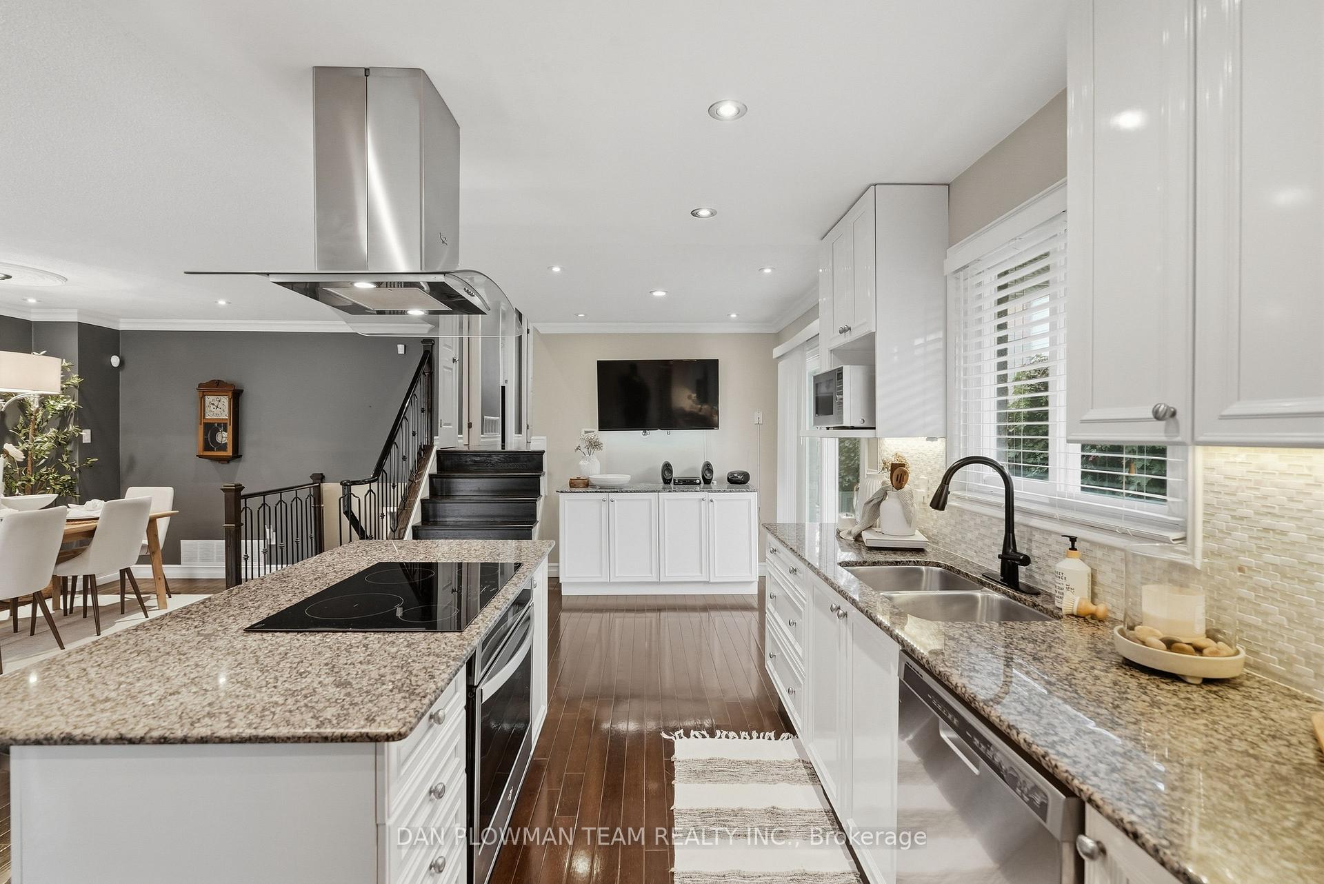 Photo 16 of 77 Hialeah Crescent, Whitby, Blue Grass Meadows — HOMEH