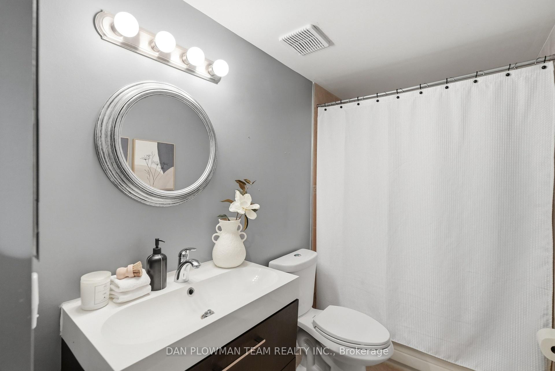 Photo 23 of 77 Hialeah Crescent, Whitby, Blue Grass Meadows — HOMEH