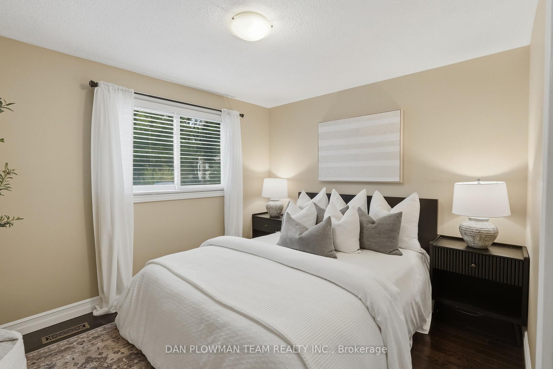Photo 24 of 77 Hialeah Crescent, Whitby, Blue Grass Meadows — HOMEH