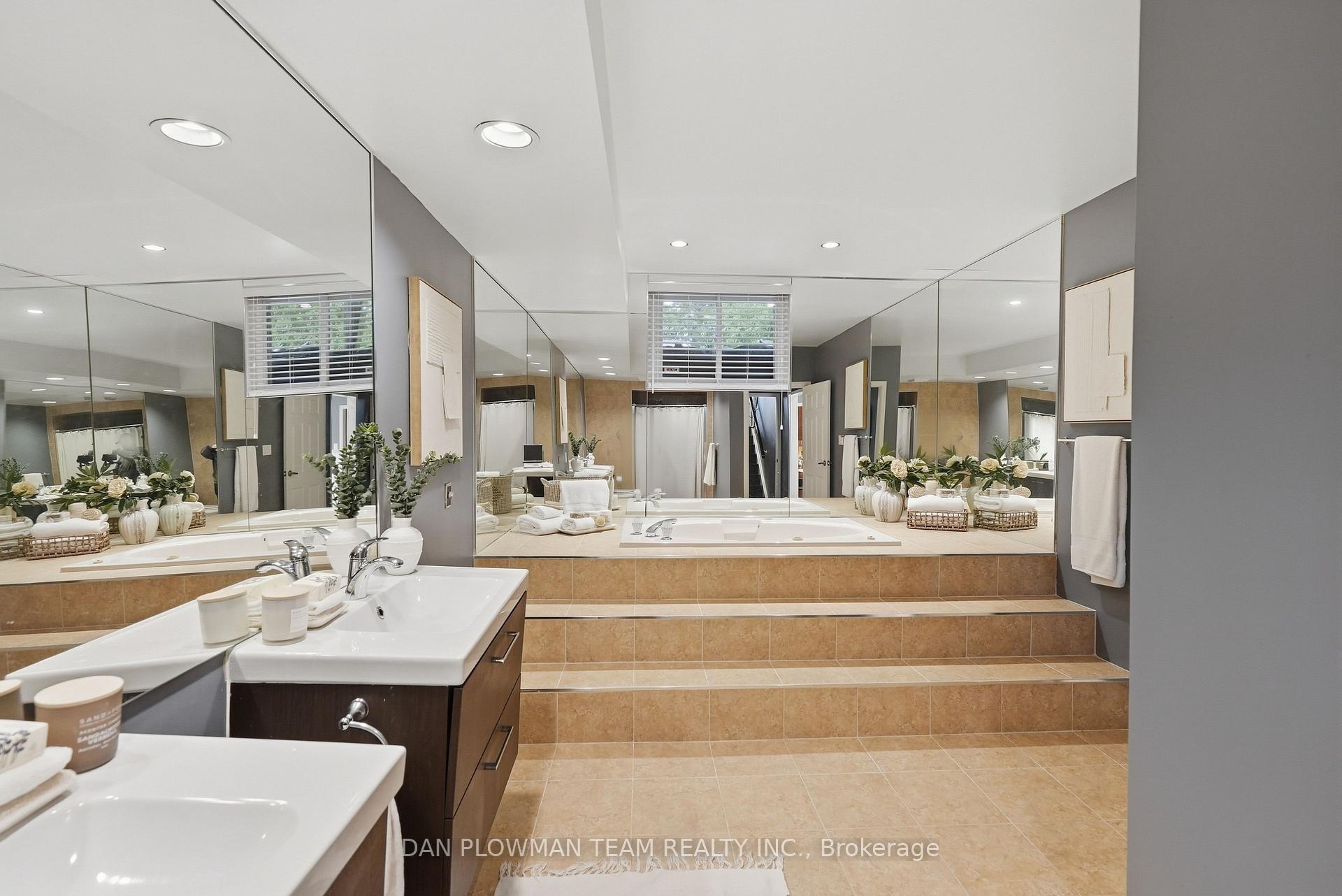 Photo 33 of 77 Hialeah Crescent, Whitby, Blue Grass Meadows — HOMEH