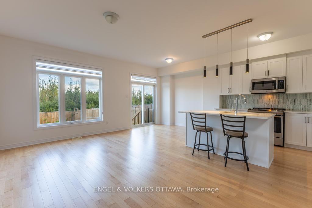 Photo 7 of 33 McPhail Road, Carleton Place, Carleton Place — HOMEH