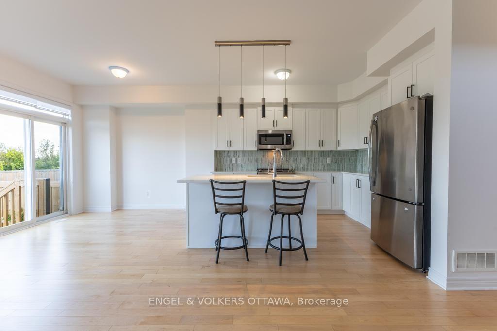 Photo 9 of 33 McPhail Road, Carleton Place, Carleton Place — HOMEH
