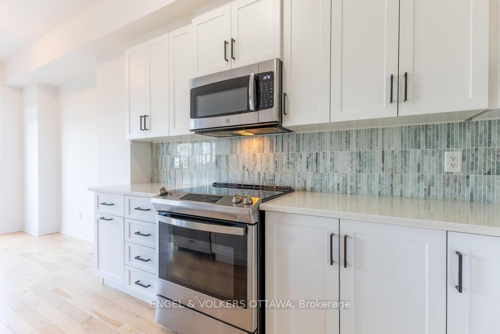 Photo 12 of 33 McPhail Road, Carleton Place, Carleton Place — HOMEH