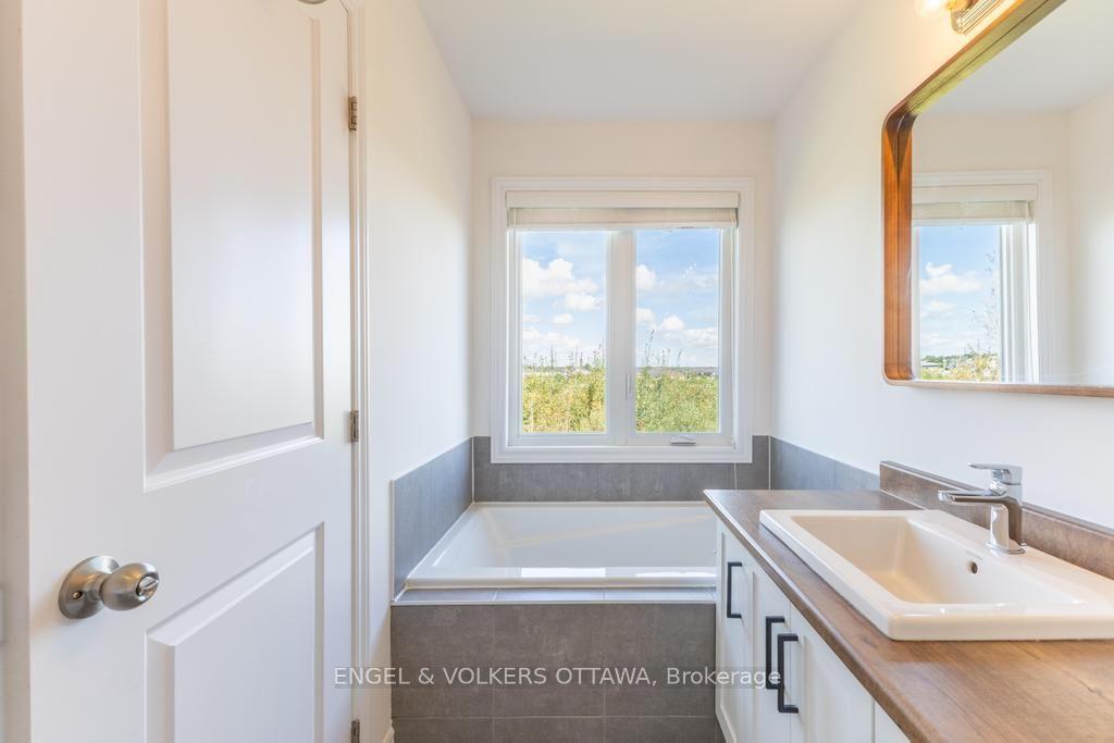 Photo 26 of 33 McPhail Road, Carleton Place, Carleton Place — HOMEH