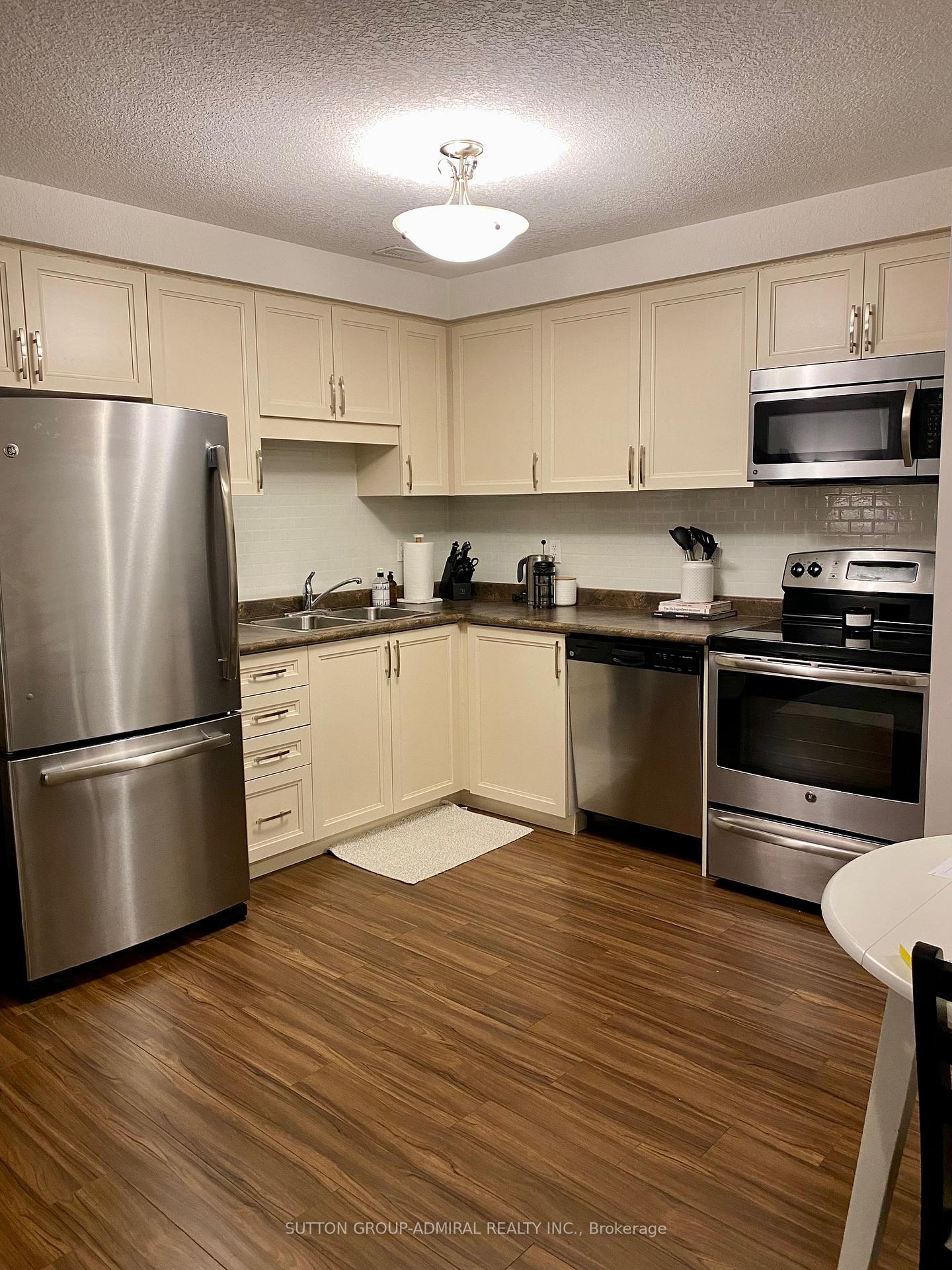 Photo 8 of Unit B, 25 Sienna Street, Waterloo, Beechwood/University — HOMEH