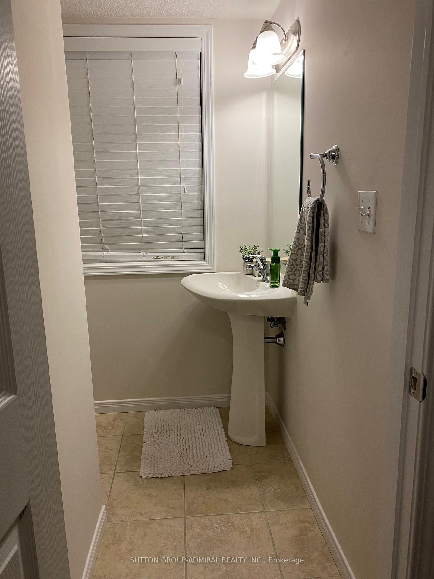 Photo 10 of Unit B, 25 Sienna Street, Waterloo, Beechwood/University — HOMEH