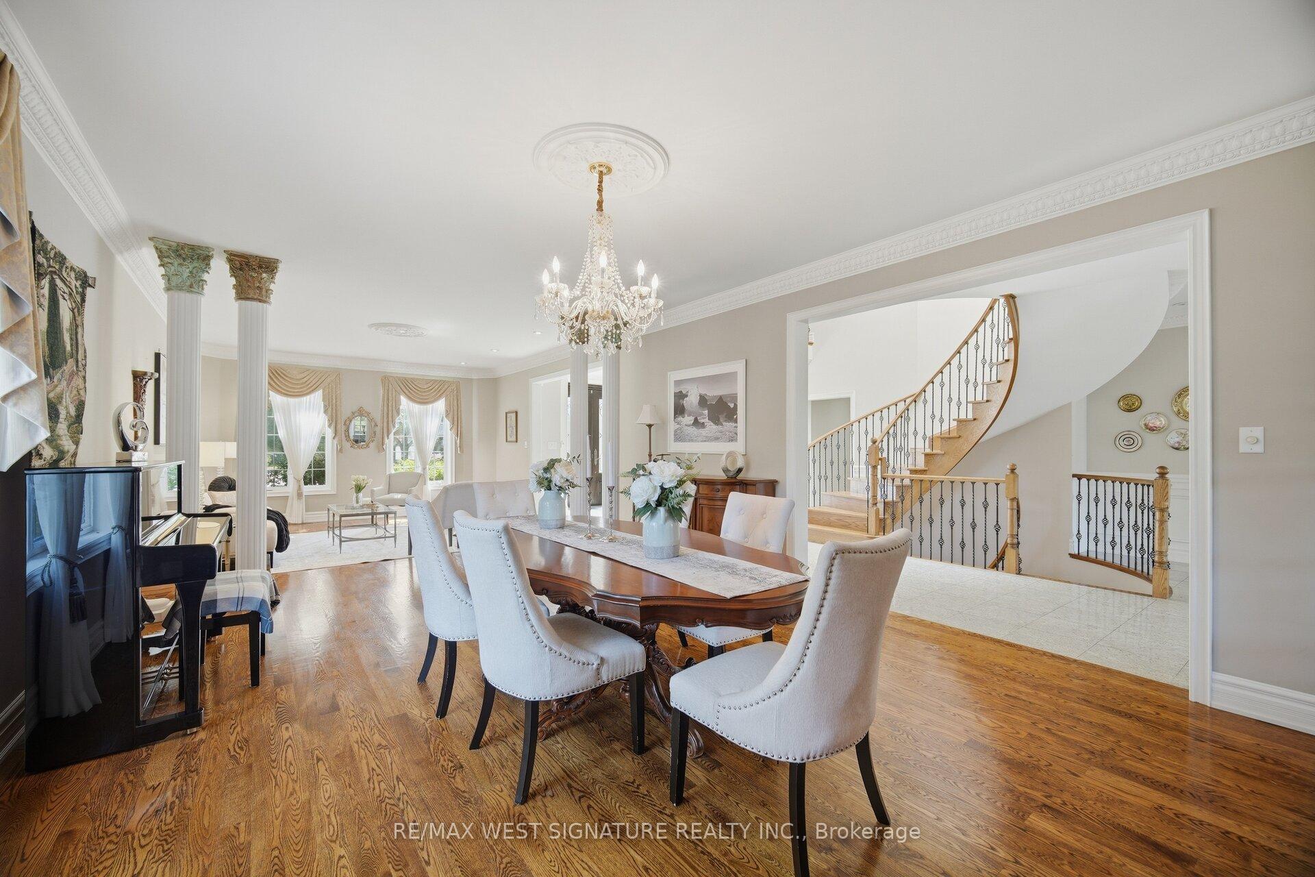 Photo 9 of 22 Di Nardo Court, King, King City — HOMEH
