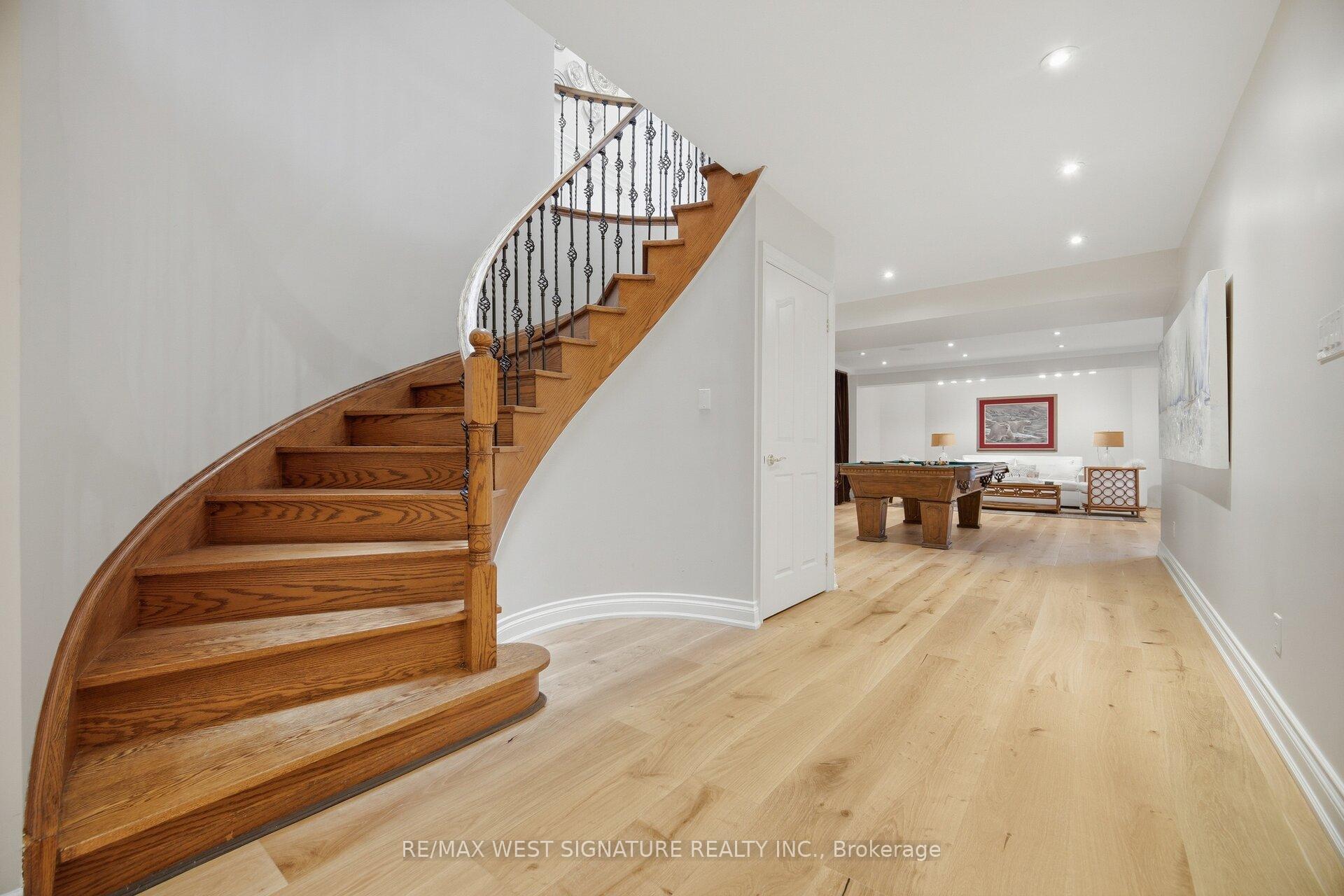 Photo 25 of 22 Di Nardo Court, King, King City — HOMEH