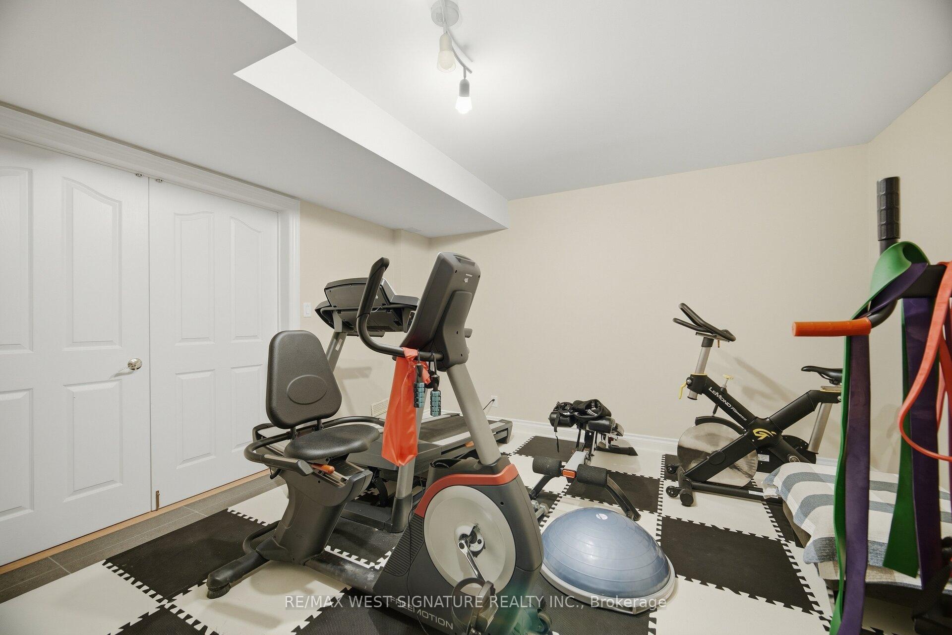 Photo 32 of 22 Di Nardo Court, King, King City — HOMEH