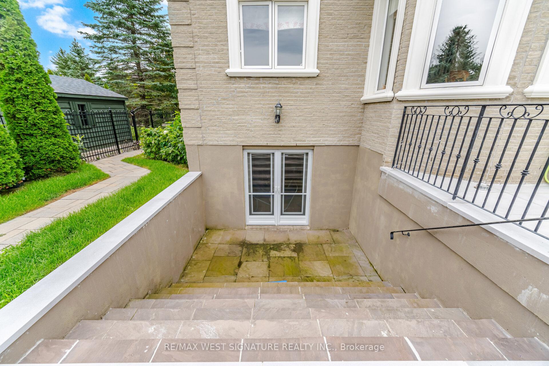 Photo 35 of 22 Di Nardo Court, King, King City — HOMEH