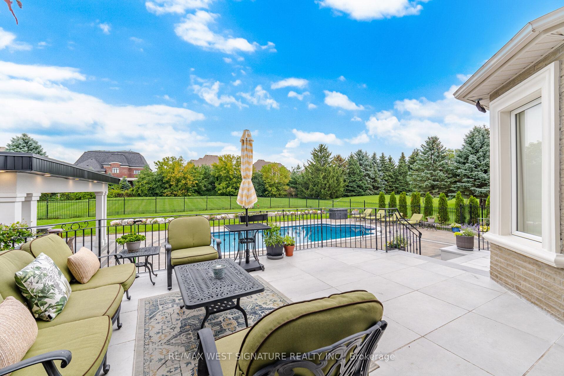 Photo 37 of 22 Di Nardo Court, King, King City — HOMEH
