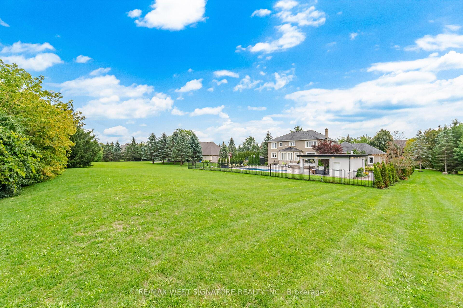 Photo 44 of 22 Di Nardo Court, King, King City — HOMEH