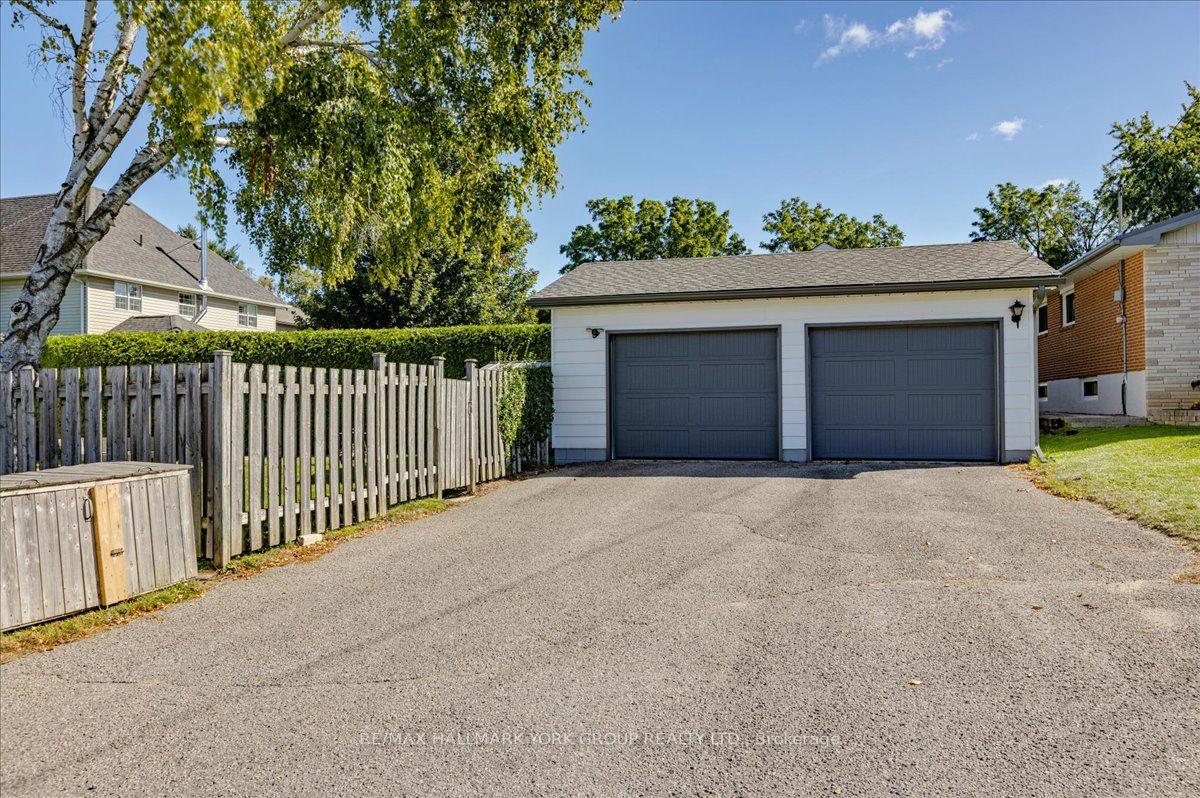 Photo 32 of 525 Lake Drive E, Georgina, Historic Lakeshore Communities — HOMEH