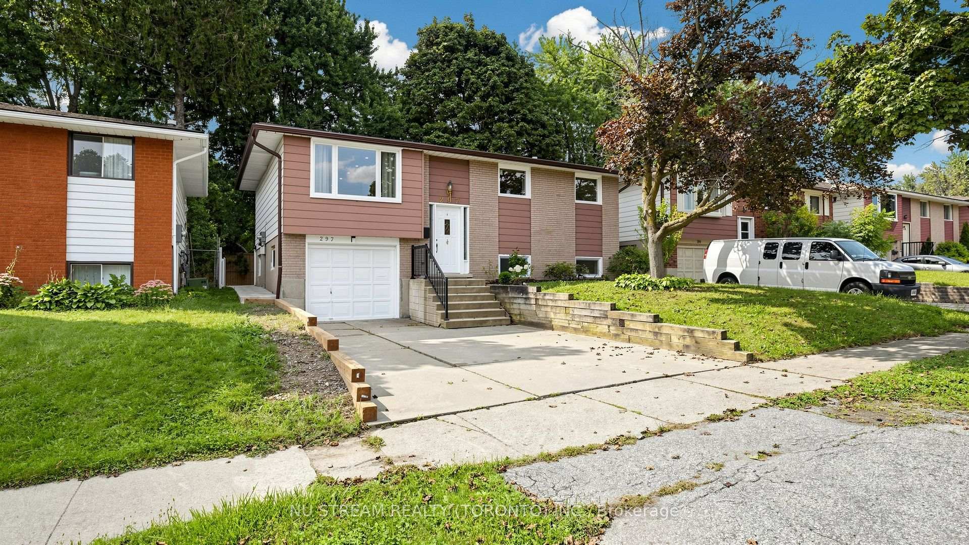 Photo 2 of 297 Toll Gate Boulevard, Waterloo, Lakeshore Village — HOMEH