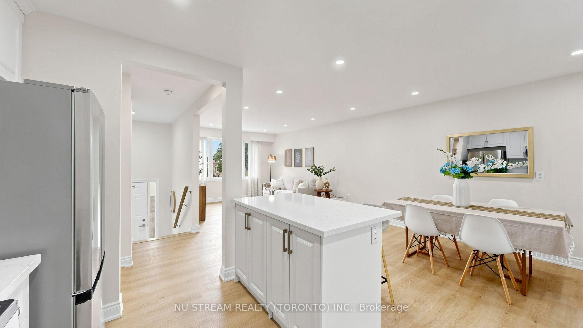 Photo 11 of 297 Toll Gate Boulevard, Waterloo, Lakeshore Village — HOMEH