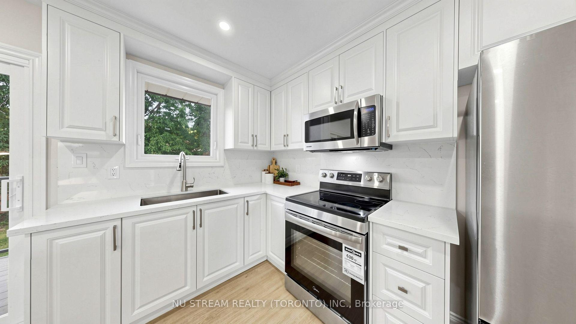 Photo 12 of 297 Toll Gate Boulevard, Waterloo, Lakeshore Village — HOMEH
