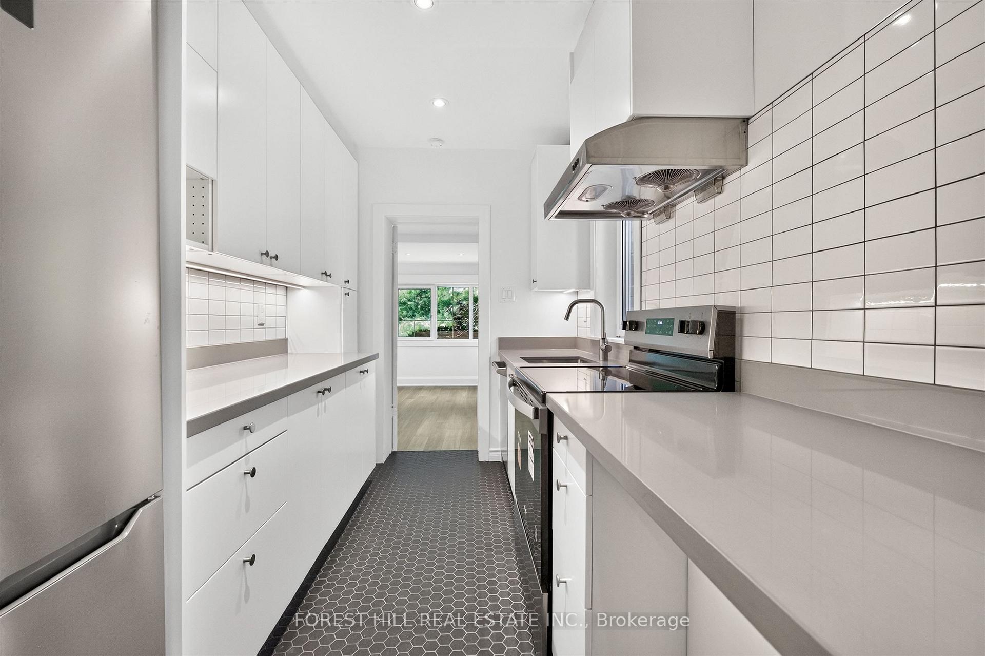 Photo 8 of Unit D, 30 Pinewood Avenue, Toronto, Humewood-Cedarvale — HOMEH