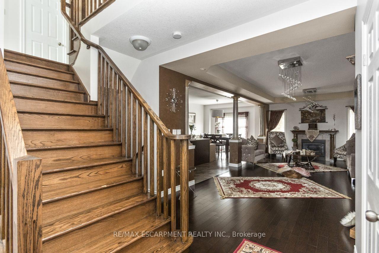 Photo 2 of 183 Pelech Crescent, Hamilton, Stoney Creek — HOMEH