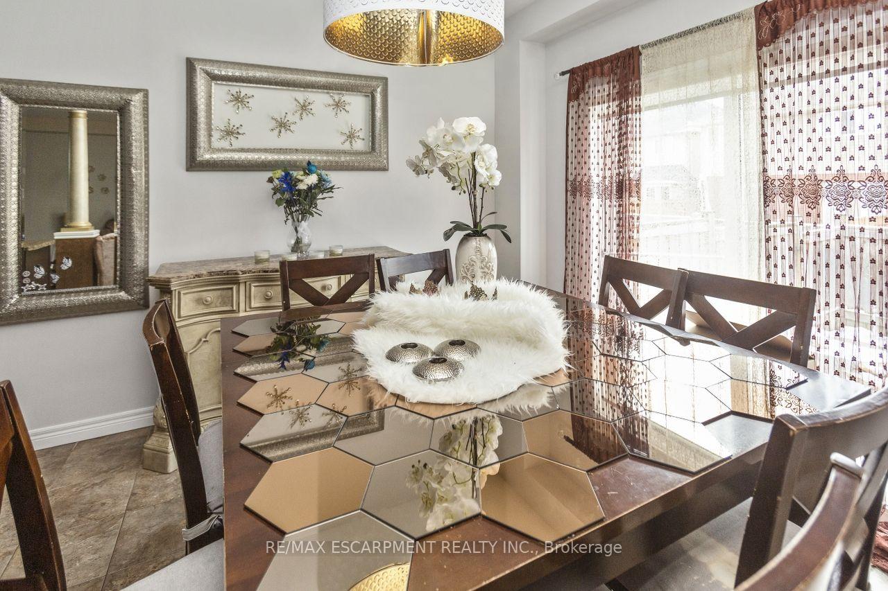 Photo 7 of 183 Pelech Crescent, Hamilton, Stoney Creek — HOMEH