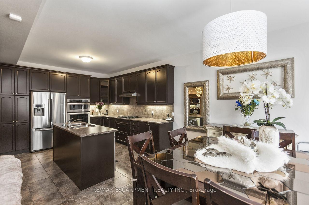 Photo 10 of 183 Pelech Crescent, Hamilton, Stoney Creek — HOMEH