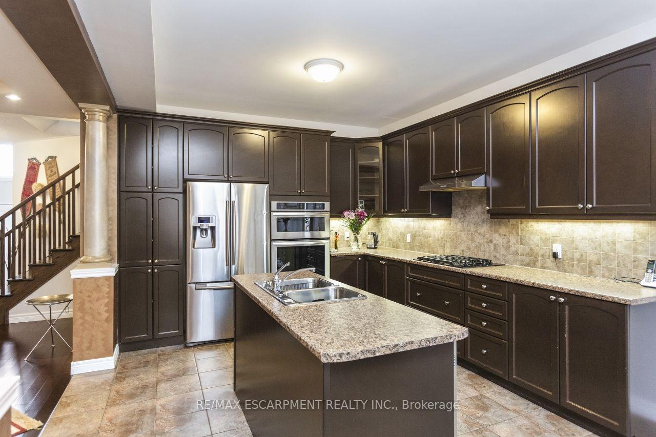 Photo 11 of 183 Pelech Crescent, Hamilton, Stoney Creek — HOMEH