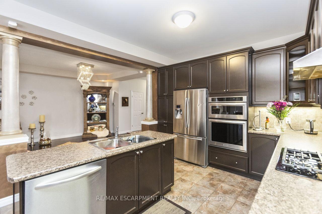 Photo 12 of 183 Pelech Crescent, Hamilton, Stoney Creek — HOMEH