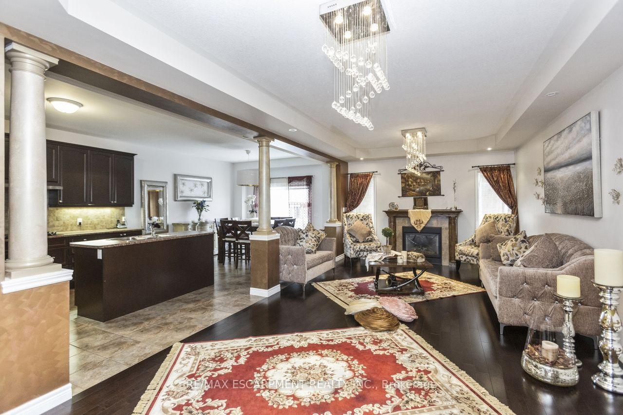 Photo 13 of 183 Pelech Crescent, Hamilton, Stoney Creek — HOMEH