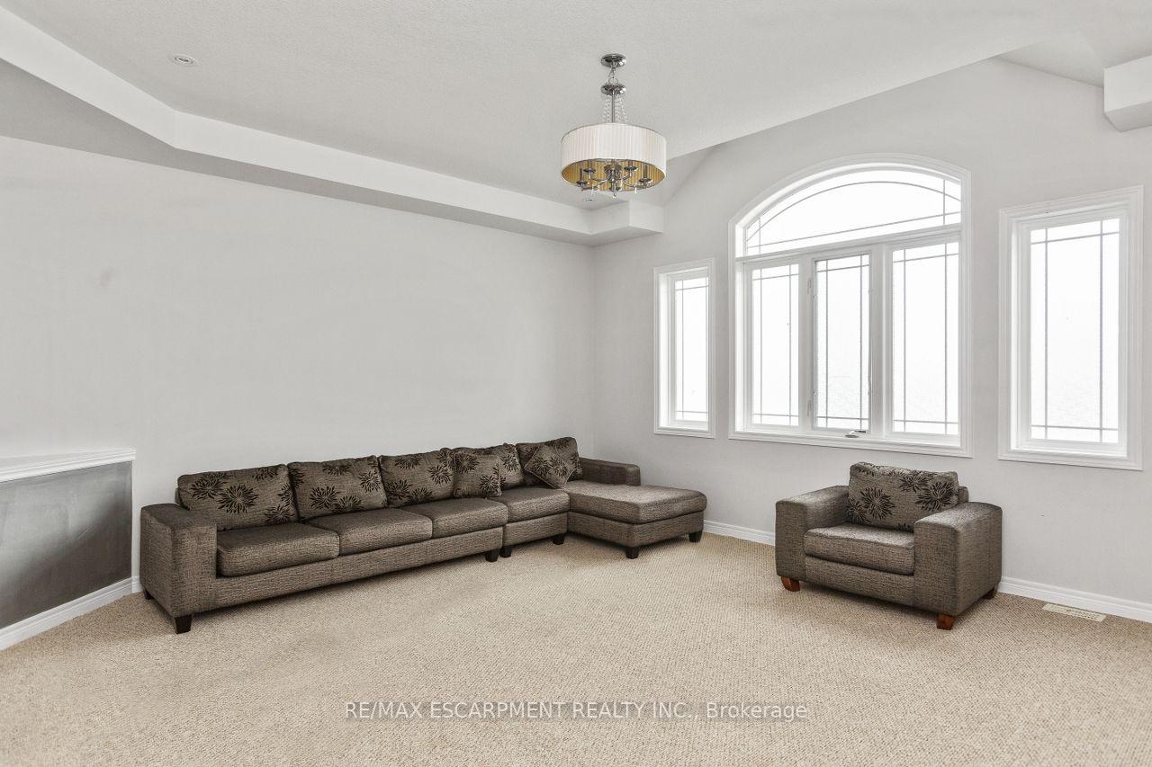 Photo 14 of 183 Pelech Crescent, Hamilton, Stoney Creek — HOMEH