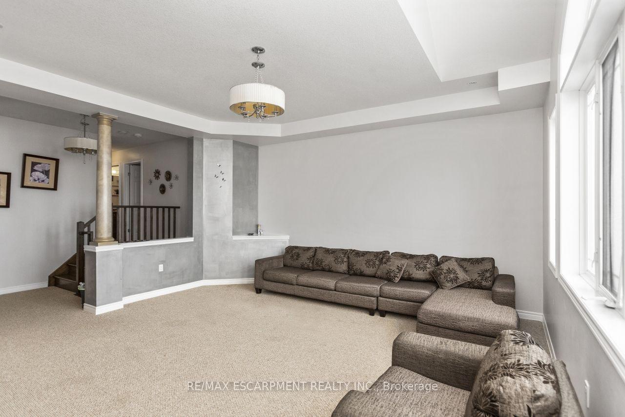 Photo 15 of 183 Pelech Crescent, Hamilton, Stoney Creek — HOMEH