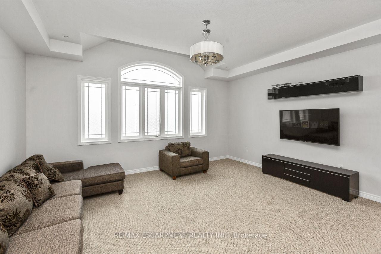 Photo 16 of 183 Pelech Crescent, Hamilton, Stoney Creek — HOMEH