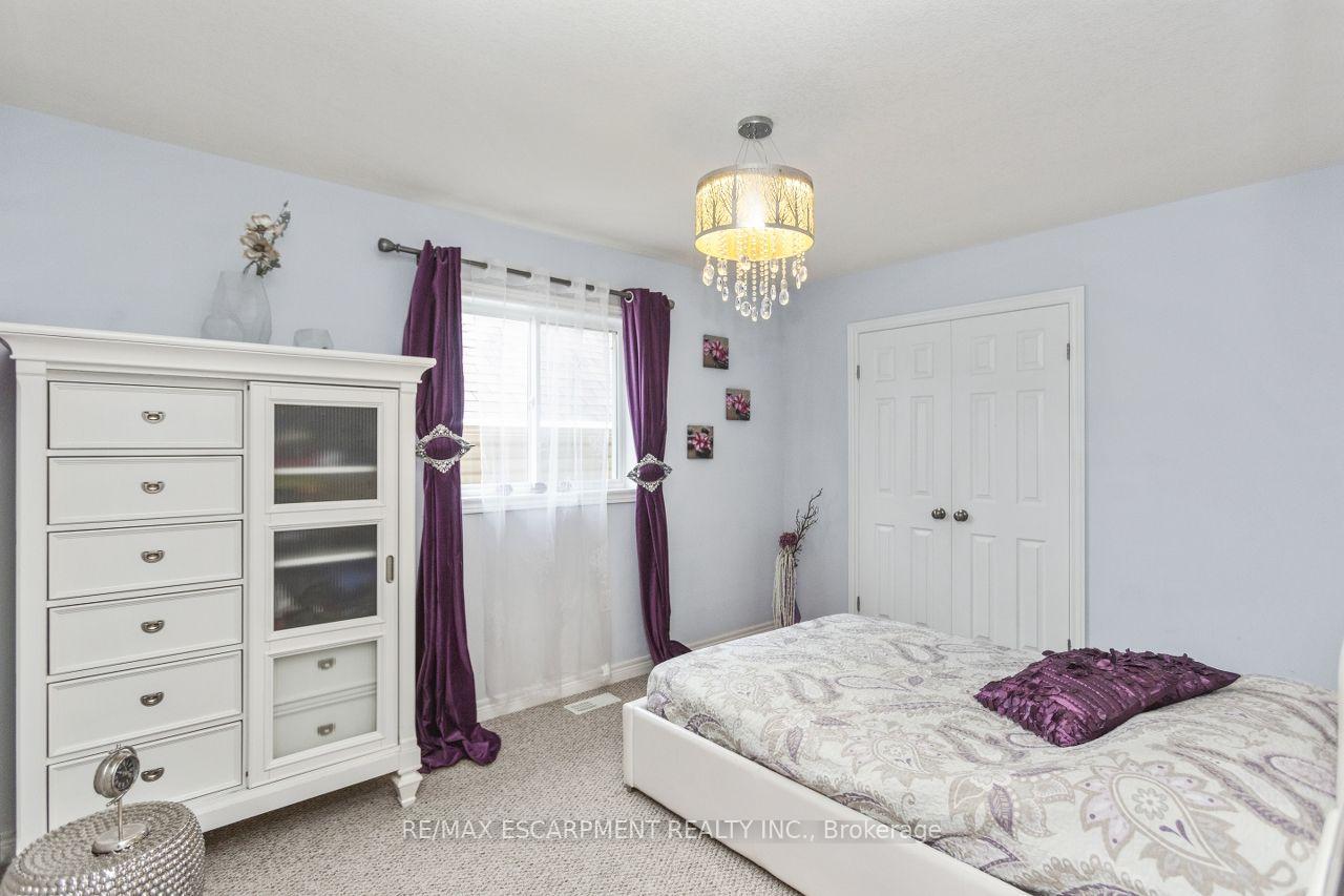 Photo 17 of 183 Pelech Crescent, Hamilton, Stoney Creek — HOMEH