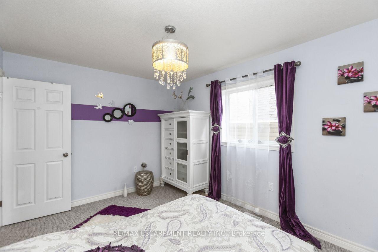 Photo 18 of 183 Pelech Crescent, Hamilton, Stoney Creek — HOMEH