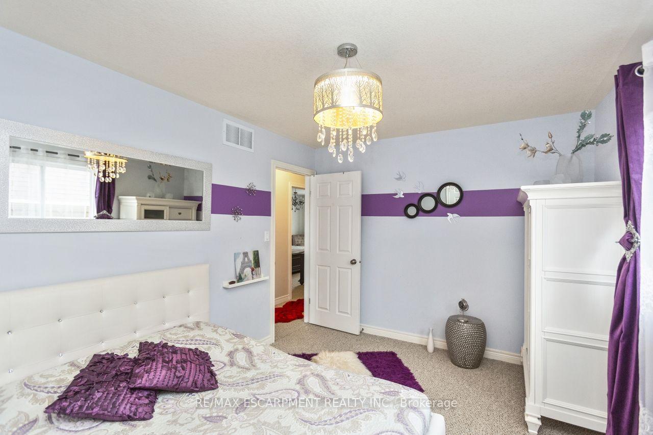 Photo 19 of 183 Pelech Crescent, Hamilton, Stoney Creek — HOMEH