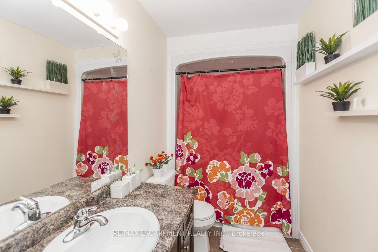 Photo 20 of 183 Pelech Crescent, Hamilton, Stoney Creek — HOMEH